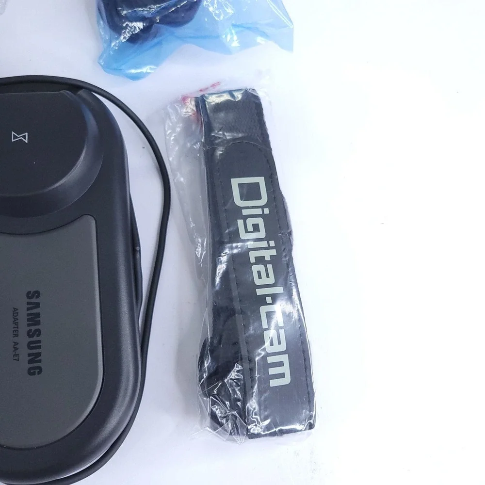 Samsung SCD23 MiniDV Video Camcorder Case Instructions Charger Batteries Tapes